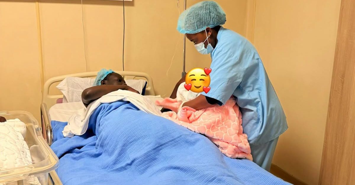 Double Blessings! Comedienne Dem Wa FB Breaks the Internet, Welcomes Beautiful Twin Daughters
